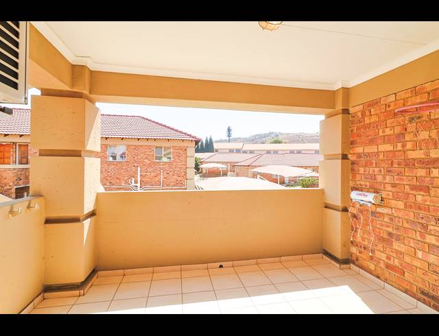 2 BEDROOM APARTMENT FOR SALE IN LIEFDE EN VREDE
